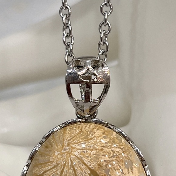Fossil Coral Silver Pendant Necklace - Picture 4 of 10